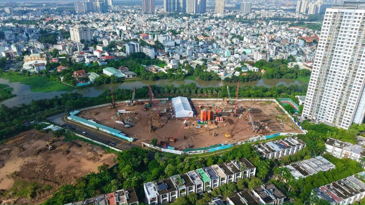 Toàn cảnh công trường